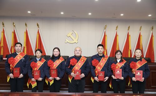 關(guān)于表彰2020年度先進(jìn)集體、先進(jìn)個(gè)人的決定