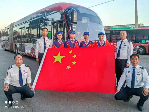 洛陽公交人用優(yōu)質服務為假期出行保駕護航