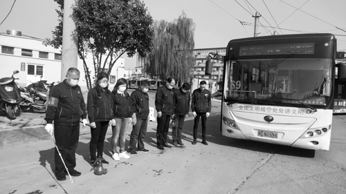 這一刻，洛陽公交人深切哀悼
